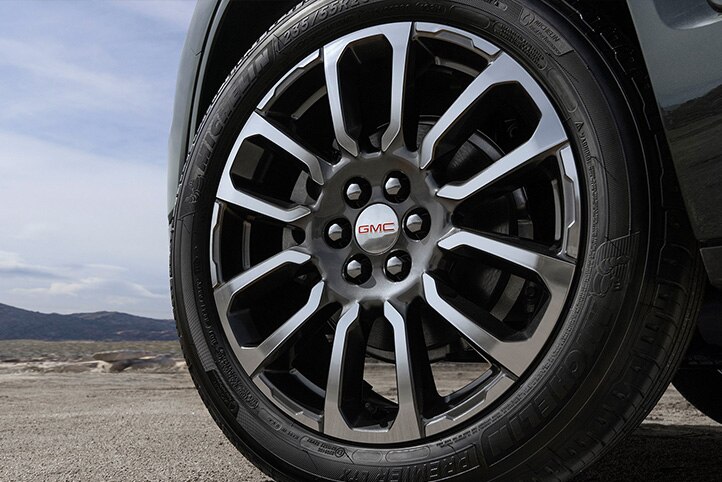 Acadia Denali 2021 exterior